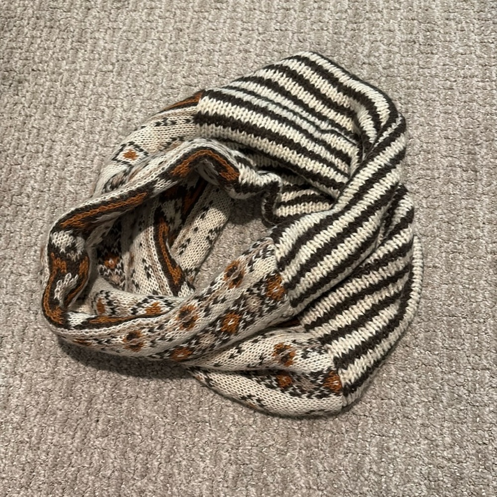 Women’s patterned infinity scarf.